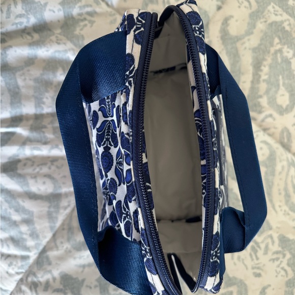 Vera Bradly Lunch tote - Picture 3 of 3